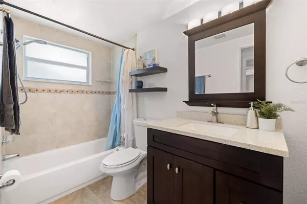 111 W HIAWATHA ST, Tampa, FL 33604