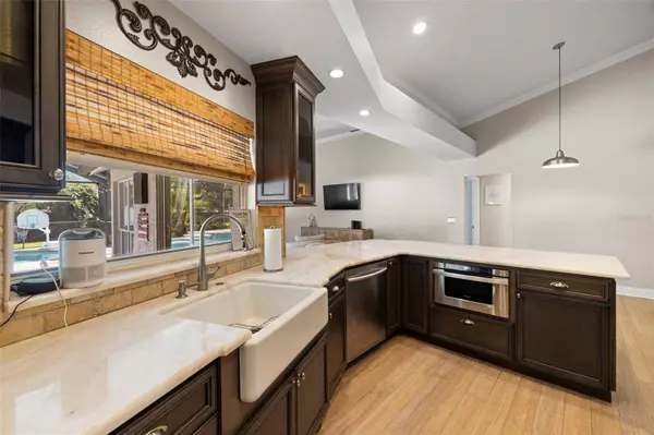 2113 LAINDALE PL, Valrico, FL 33596