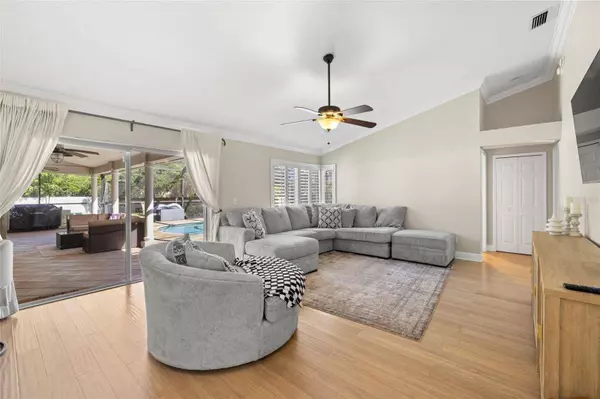 2113 LAINDALE PL, Valrico, FL 33596