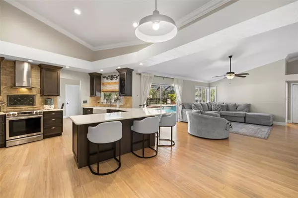 2113 LAINDALE PL, Valrico, FL 33596