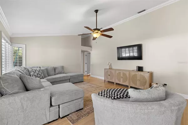 2113 LAINDALE PL, Valrico, FL 33596