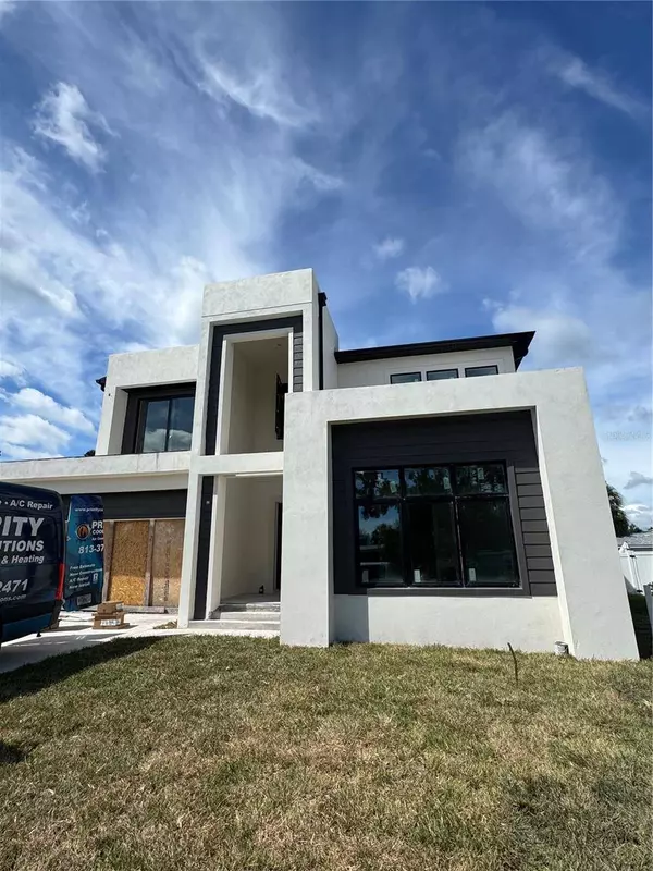 4316 WALLACE CIR, Tampa, FL 33611