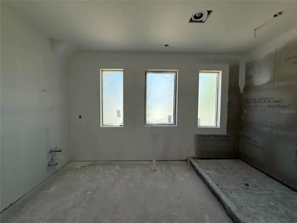 4019 HARRISBURG ST NE, St Petersburg, FL 33703