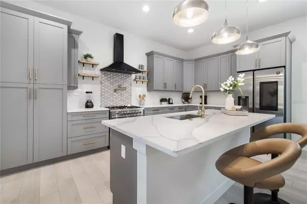 4921 N NEBRASKA AVE, Tampa, FL 33603