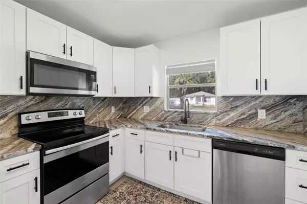 522 28TH AVE S, St Petersburg, FL 33705