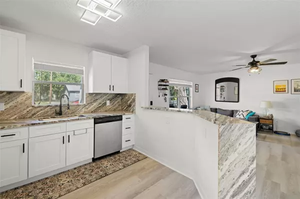 522 28TH AVE S, St Petersburg, FL 33705