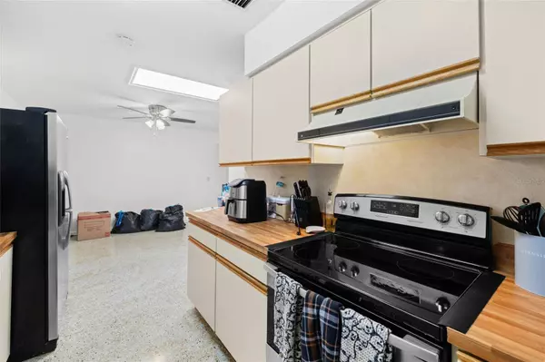 7706 W ELM ST, Tampa, FL 33615