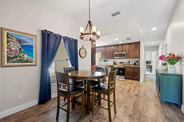 210 W SOUTH AVE, Tampa, FL 33603