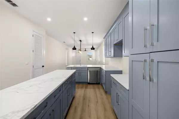 1513 E KNOLLWOOD ST, Tampa, FL 33610