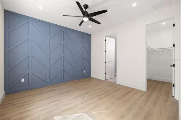 1513 E KNOLLWOOD ST, Tampa, FL 33610