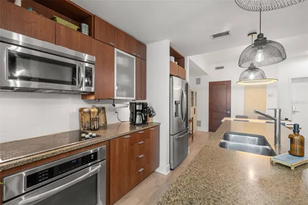 912 CHANNELSIDE DR #2517, Tampa, FL 33602