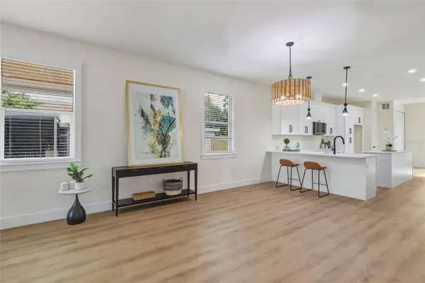 1515 E KNOLLWOOD ST, Tampa, FL 33610