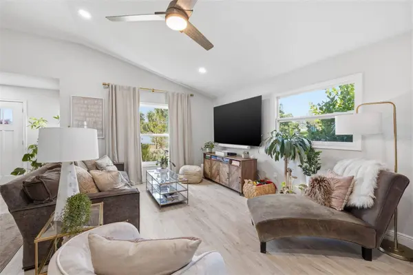 2739 16TH AVE N, St Petersburg, FL 33713