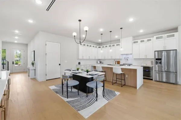 2301 N RIDGEWOOD AVE, Tampa, FL 33602