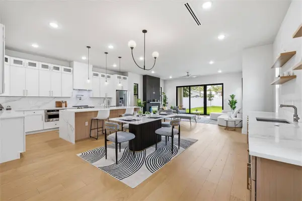 2301 N RIDGEWOOD AVE, Tampa, FL 33602