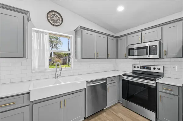 213 E CLUSTER AVE, Tampa, FL 33604