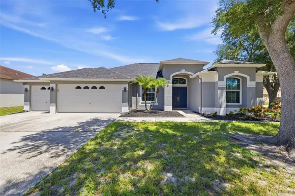 12020 RUNNING FOX CIR