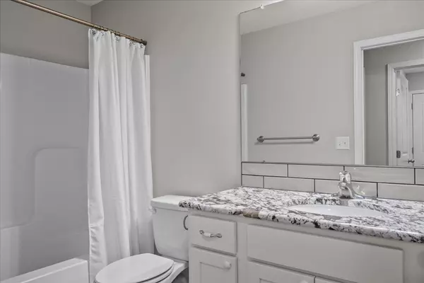 Haysville, KS 67060-2166,862 S Cattail Cir