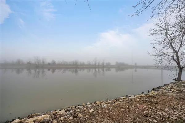 Haysville, KS 67060-2166,862 S Cattail Cir