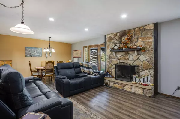 1722 E Beaumont St, Park City, KS 67219