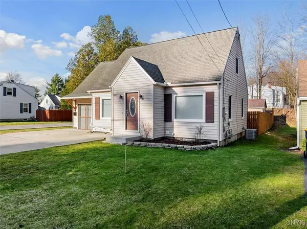 5 Hilltop, New Hartford, NY 13413