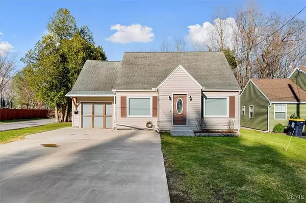 5 Hilltop, New Hartford, NY 13413