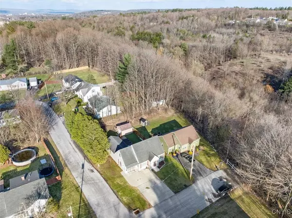 5 Hilltop, New Hartford, NY 13413