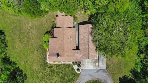 6277 Reidsville RD, Kernersville, NC 27284