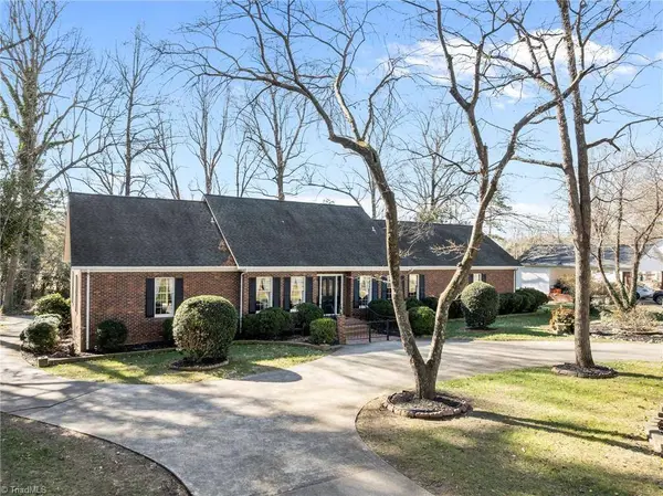 2404 Saddle Club RD, Burlington, NC 27215