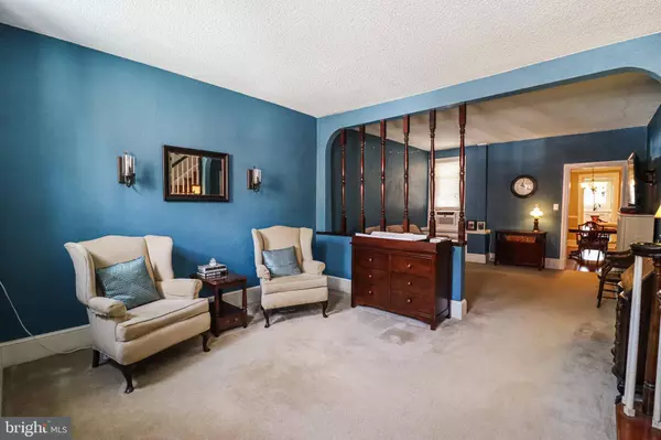450 WALNUT ST, Columbia, PA 17512