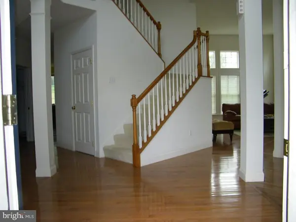 2730 Woodspring Dr, York, PA 17402-8521