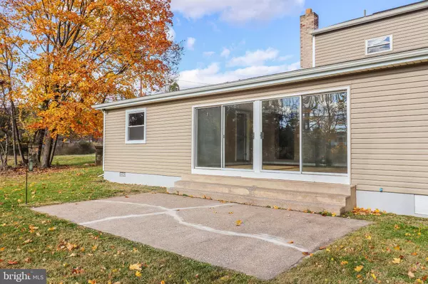 2198 GALE DR, Harrisburg, PA 17110