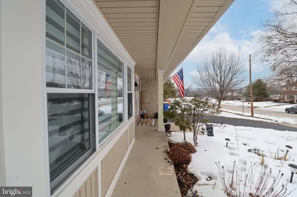 500 CORTLEIGH DR, York, PA 17402