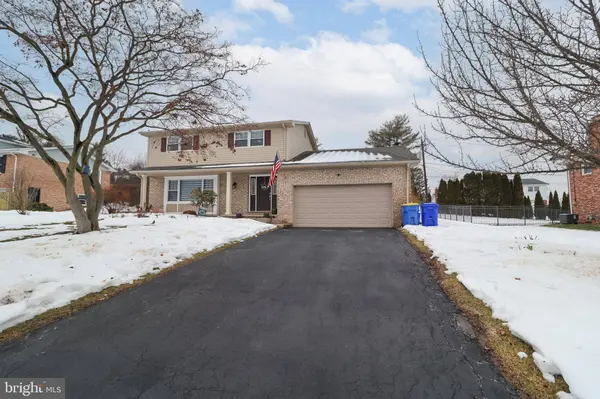 500 CORTLEIGH DR, York, PA 17402