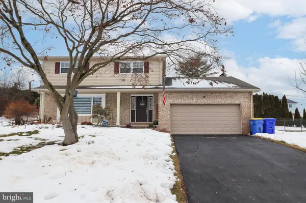 500 CORTLEIGH DR, York, PA 17402