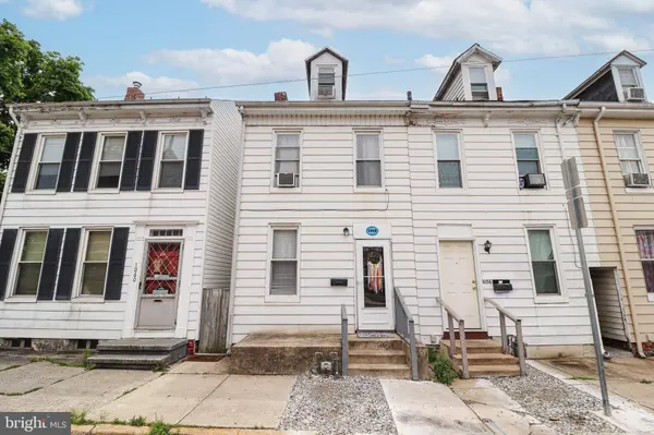 1058 E MARKET ST, York, PA 17403