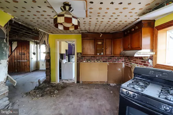 6481 CHAMBERS HILL RD, Harrisburg, PA 17111