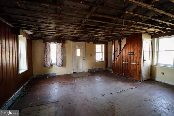 6481 CHAMBERS HILL RD, Harrisburg, PA 17111