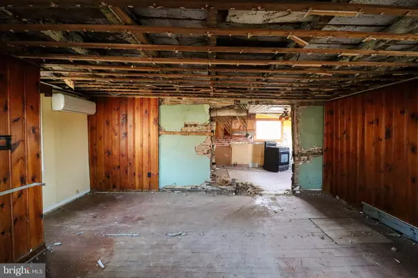 6481 CHAMBERS HILL RD, Harrisburg, PA 17111