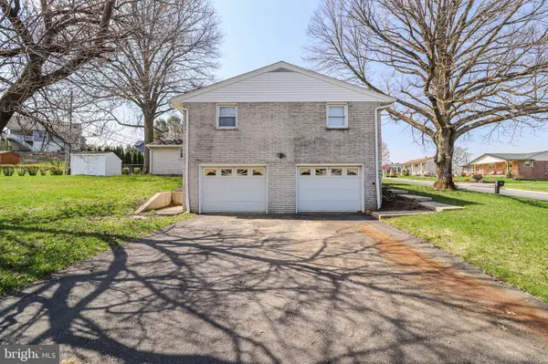 426 EDGEWOOD DR, Lebanon, PA 17042