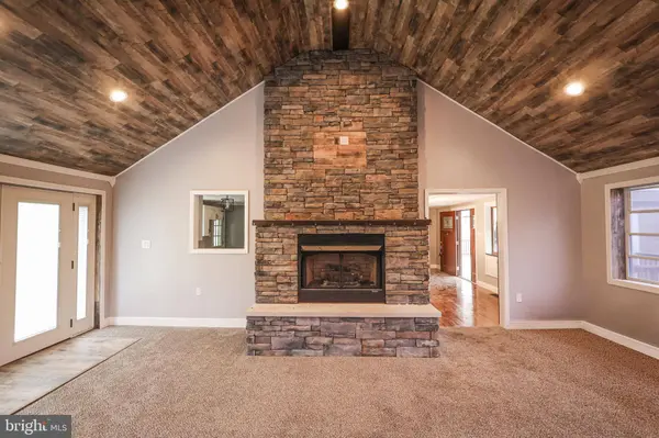 989 BLACKHAWK RD, Beaver Falls, PA 15010