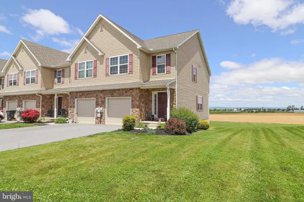 156 LINDA SUE LN, Myerstown, PA 17067