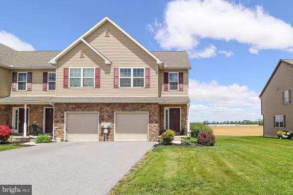 156 LINDA SUE LN, Myerstown, PA 17067