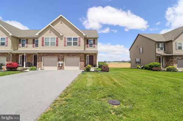 156 LINDA SUE LN, Myerstown, PA 17067