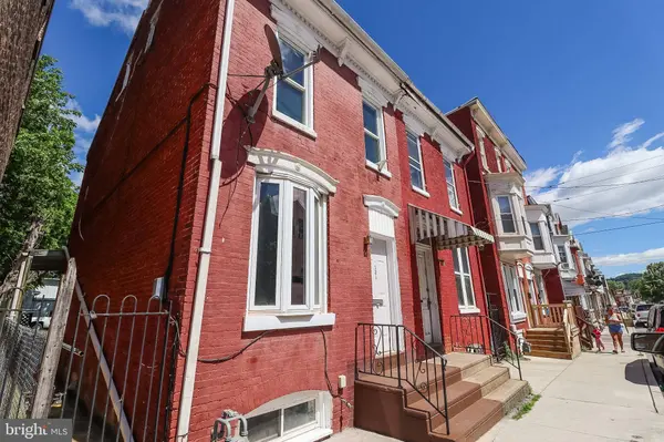 121 S WEST ST, York, PA 17401
