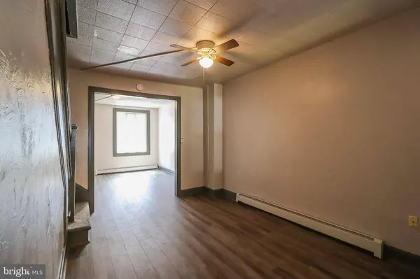 121 S WEST ST, York, PA 17401