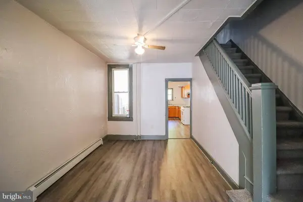 121 S WEST ST, York, PA 17401