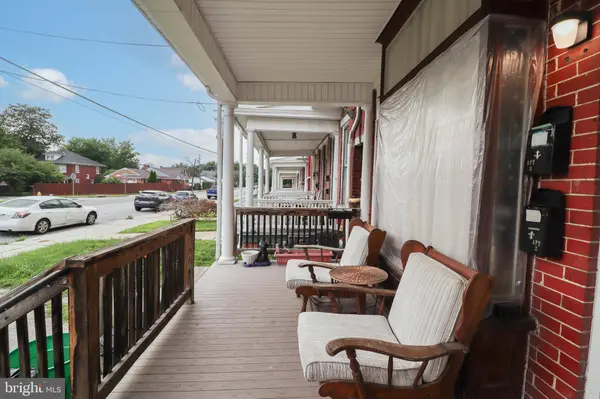 1023 S QUEEN ST, York, PA 17403