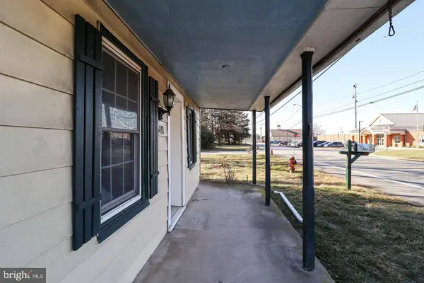 6481 CHAMBERS HILL RD, Harrisburg, PA 17111