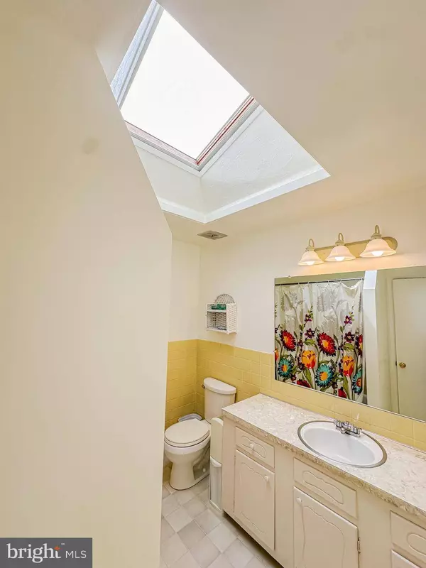 680 CORTLEIGH DR, York, PA 17402